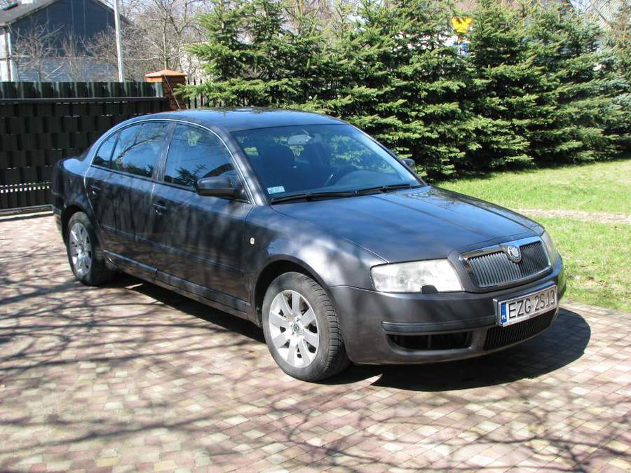 Sprzedam SKODĘ SUPERB 2,5 TDI Comfort